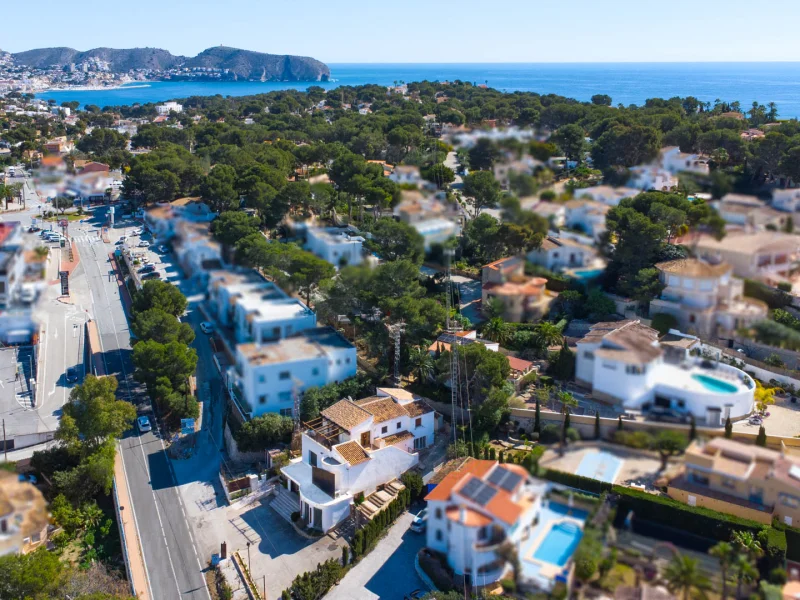 Immeuble commercial et résidentiel à Benissa avec vue mer