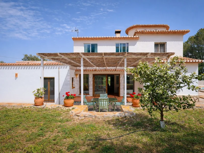 Charmante villa à Dénia avec piscine privée et verger