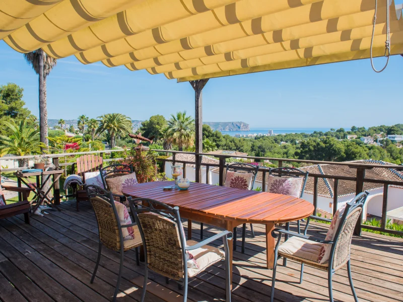 Villa avec double parcelle et vue sur la mer à Jávea