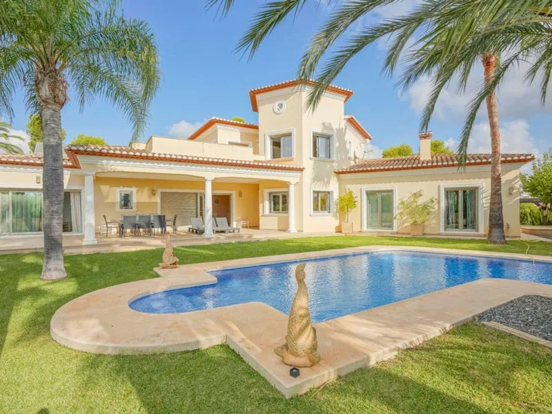 Villa traditionnelle à vendre à Benissa avec vue mer et sur le Peñón de Ifach