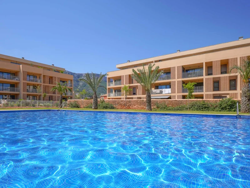 Appartement rez-de-chaussée à vendre à Dénia avec jardin privé et piscine commune