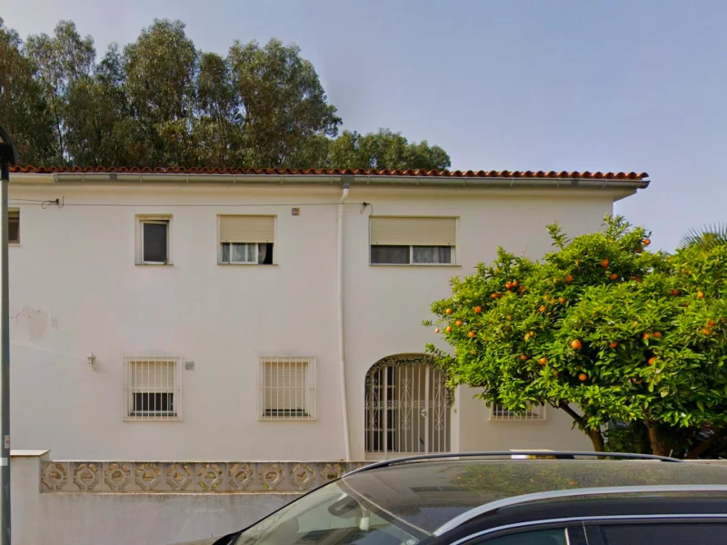 Maison jumelée à vendre à Albir, à 200m de la plage avec jardin