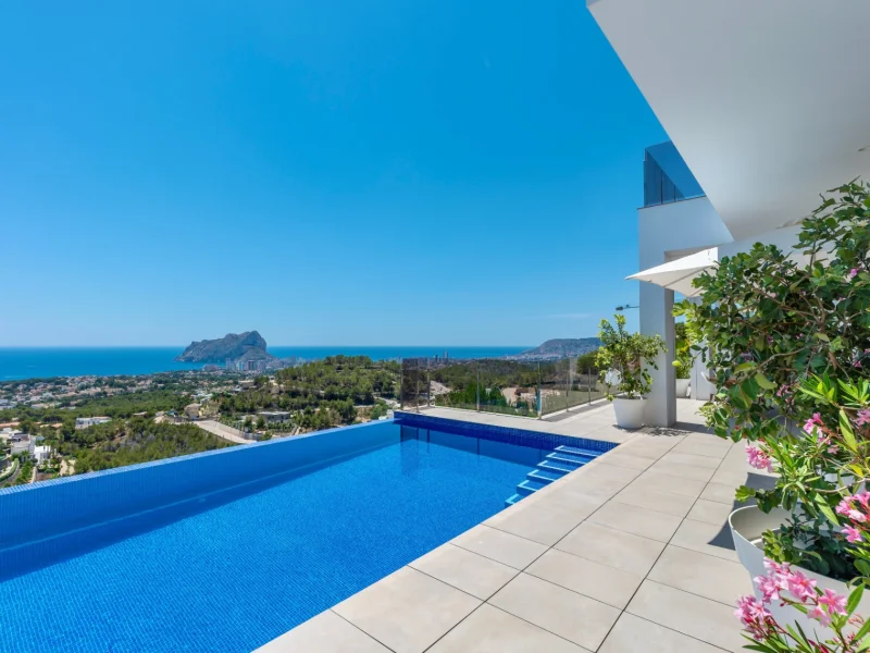 Villa d'exception avec vue panoramique sur la mer