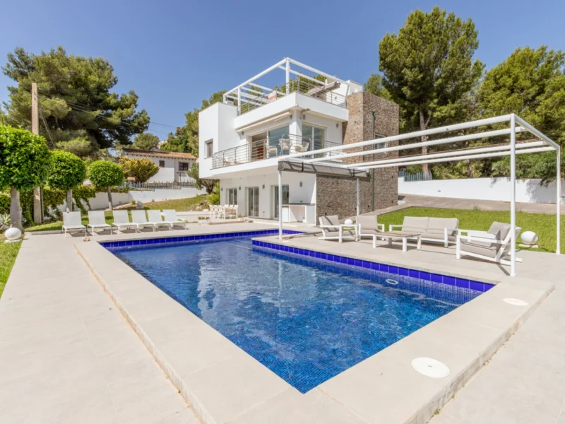 Villa architecturale à vendre à Moraira, Benimeit avec vue mer panoramique et piscine privée