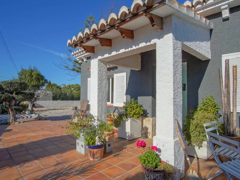 Villa à vendre à Jávea avec vue montagne et grand terrain