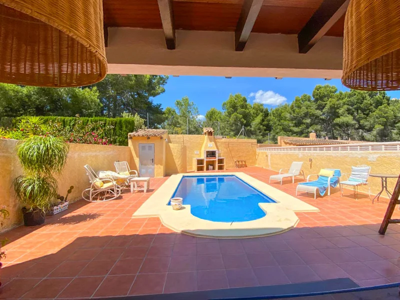 Villa à vendre à L'Alfàs del Pi avec piscine privée et vue mer