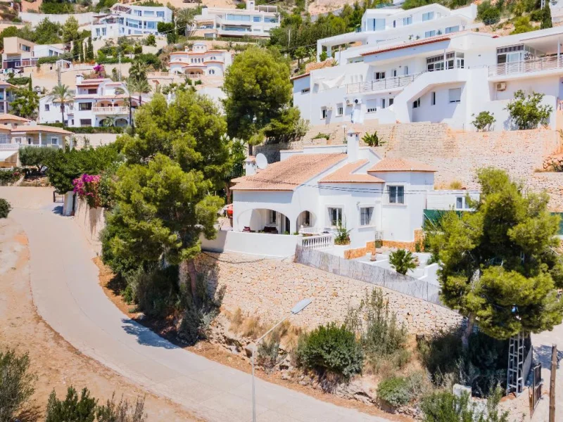 Villa à vendre à Jávea avec piscine privée proche du port