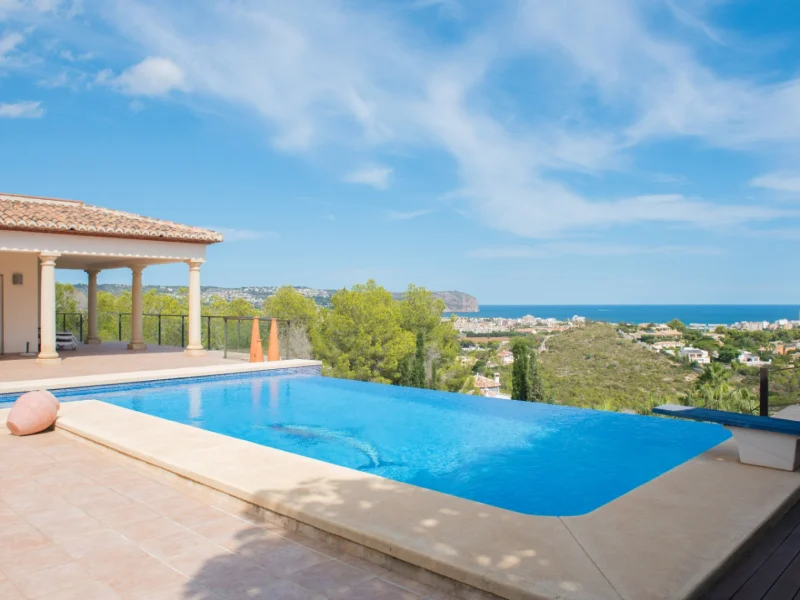Villa individuelle avec piscine à débordement et vue mer à Jávea