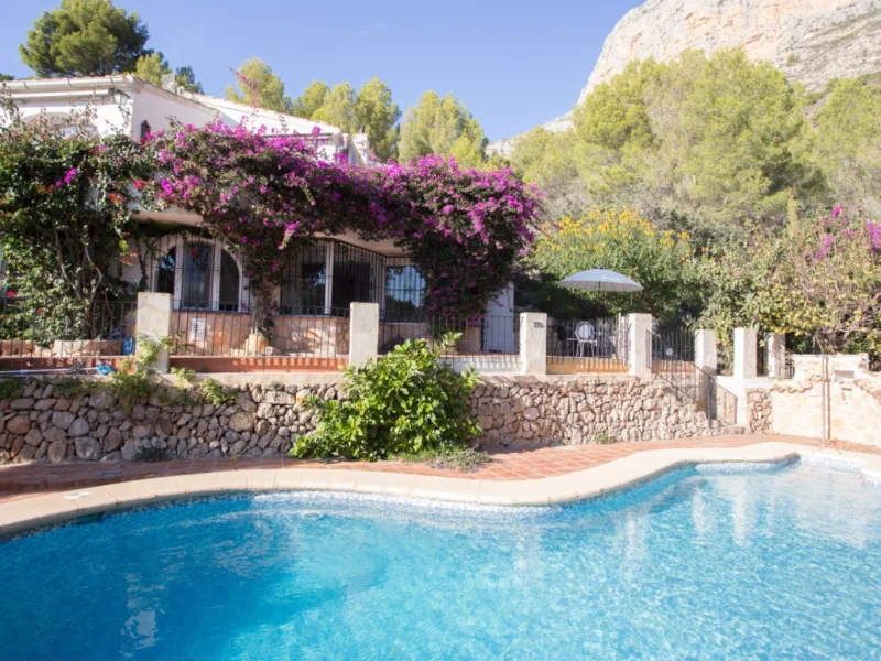 Chalet à Jávea avec vue sur le Montgó et piscine privée