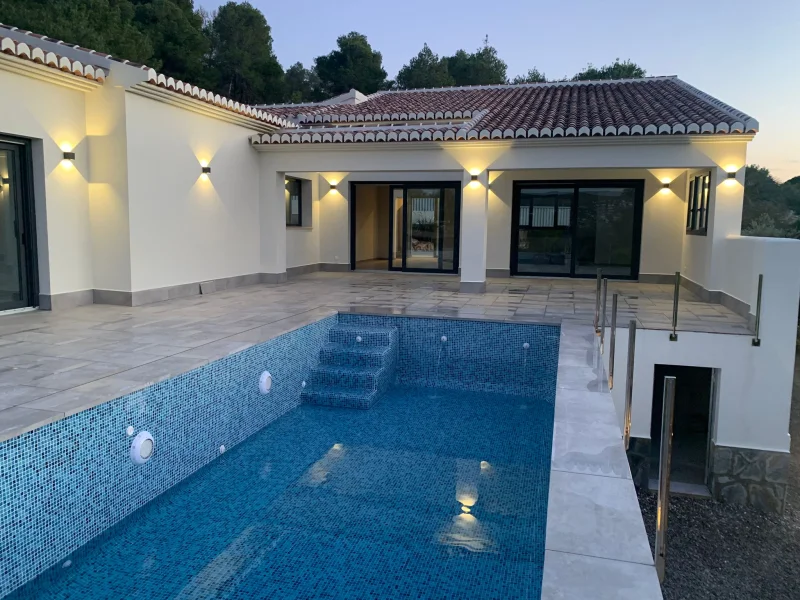 Villa moderne de trois chambres avec vue sur le Montgó à Jávea