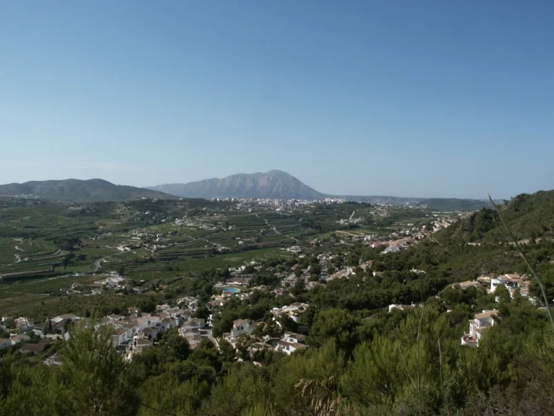 Terrain rural avec vues panoramiques sur la mer à Benitachell