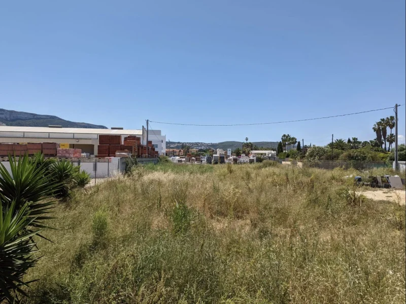 Terrain à Dénia avec vue sur le Montgó proche du centre