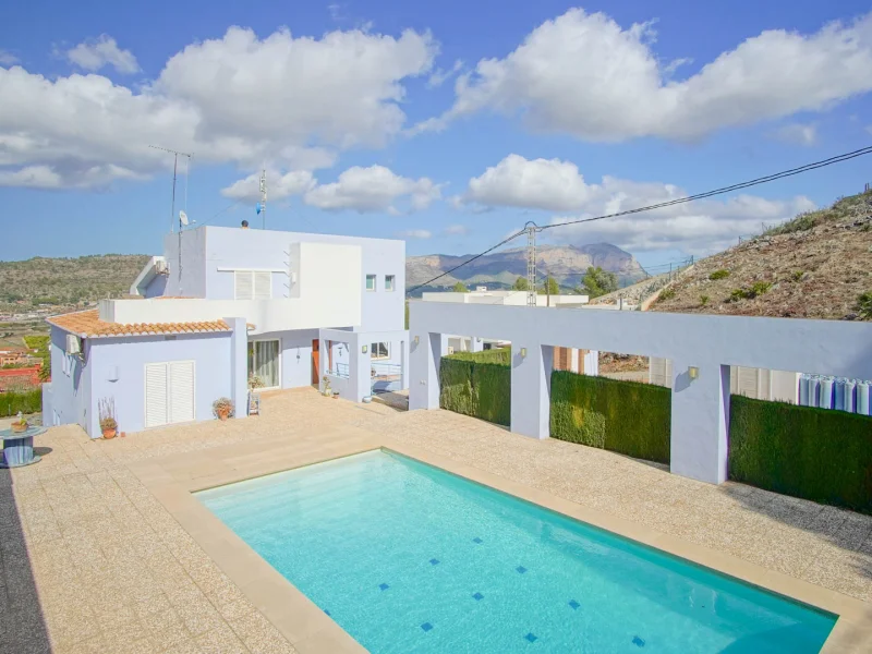 Villa individuelle à Pedreguer avec piscine et vues panoramiques