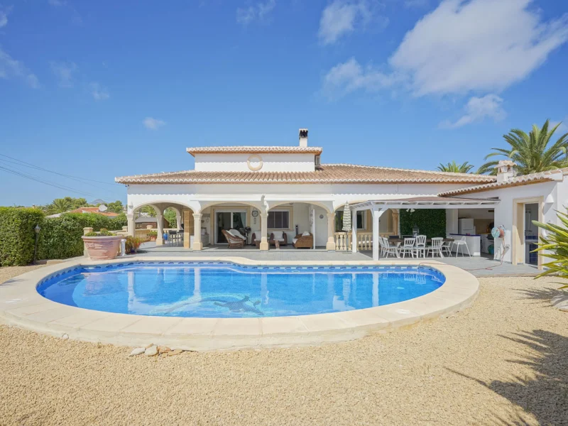 Villa à Jávea, Costa Nova: Piscine Privée et Terrain Plat