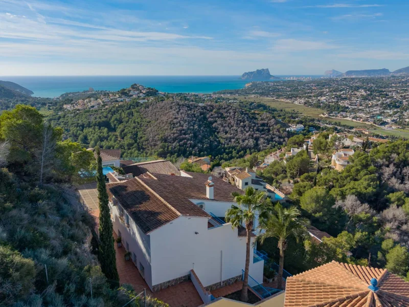 Villa avec vue panoramique sur la mer et centre de bien-être à Moraira