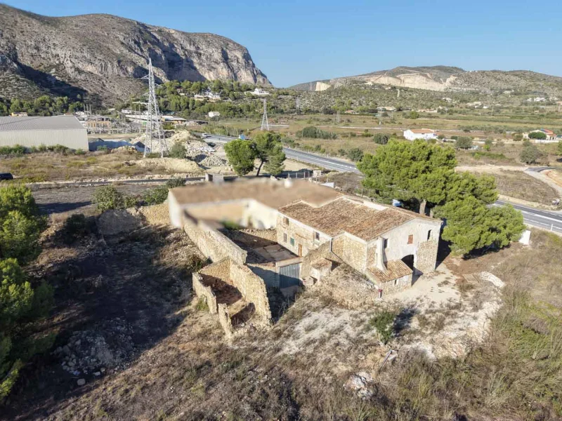 Finca traditionnelle avec grand terrain plat à Teulada