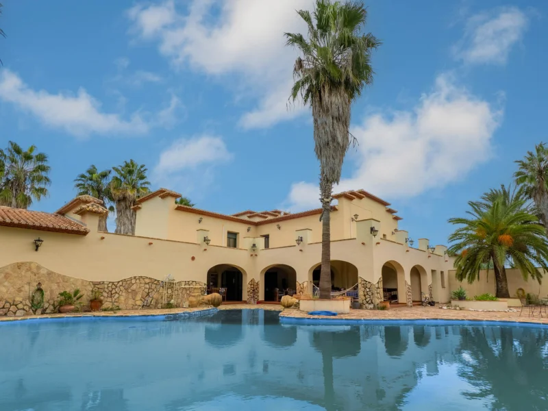 Villa de cinq chambres avec maison d'amis et grand terrain à Ondara