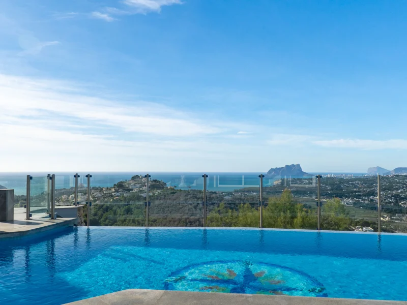 Opportunité d'investissement: Villa à vendre à Moraira avec vue mer