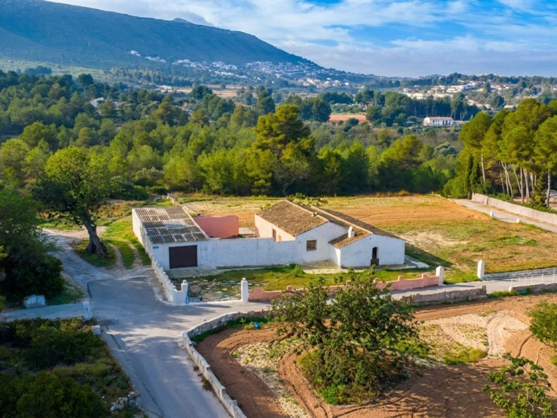 Finca traditionnelle sur grand terrain à rénover à Jávea