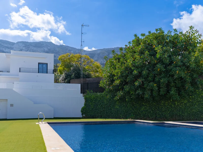 Villa moderne à Tossal Gross, Dénia avec vue sur le Montgó