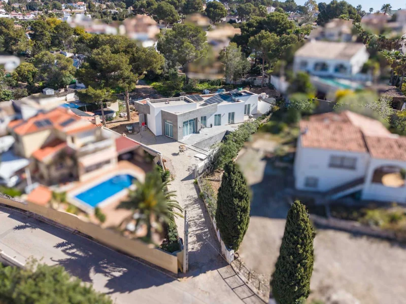 Villa minimaliste de plain-pied à Calpe avec vue sur le Peñón