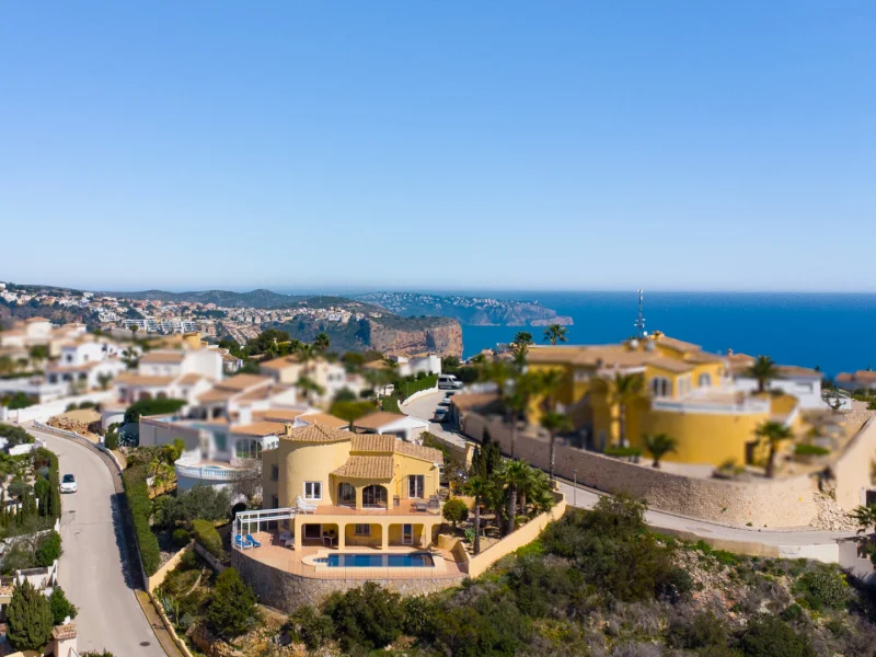Villa traditionnelle avec appartement d'invités à Benitachell, Cumbre del Sol
