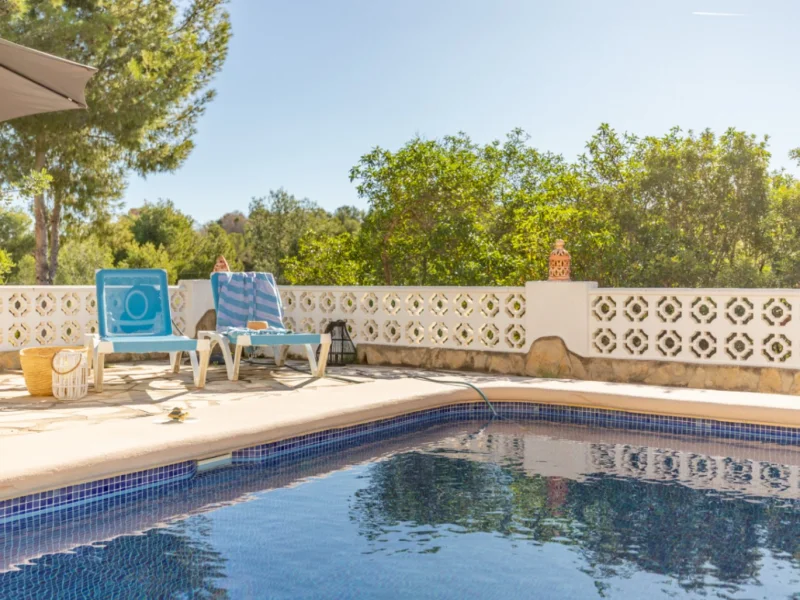 Villa indépendante à Moraira avec piscine privée et appartement d'invités