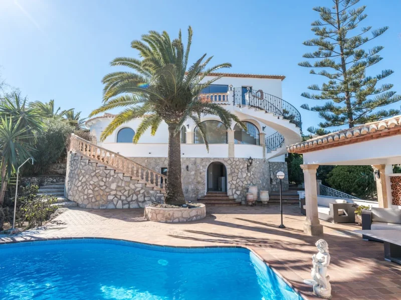 Élégante villa rénovée à Balcón al Mar, Jávea avec vue mer