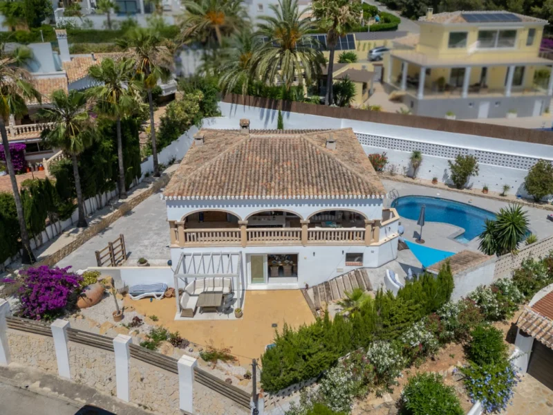 Villa à Jávea avec Piscine Privée et Vue sur la Montagne
