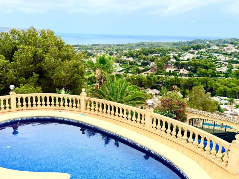 Villa de style ibizien à Jávea, Costa Nova avec vue mer