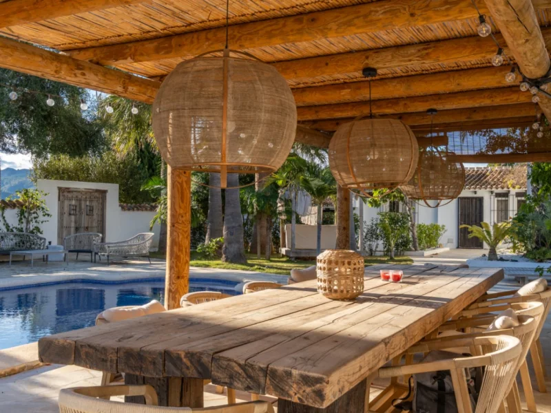 Villa de luxe rénovée à Dénia, Jesús Pobre avec piscine et appartements