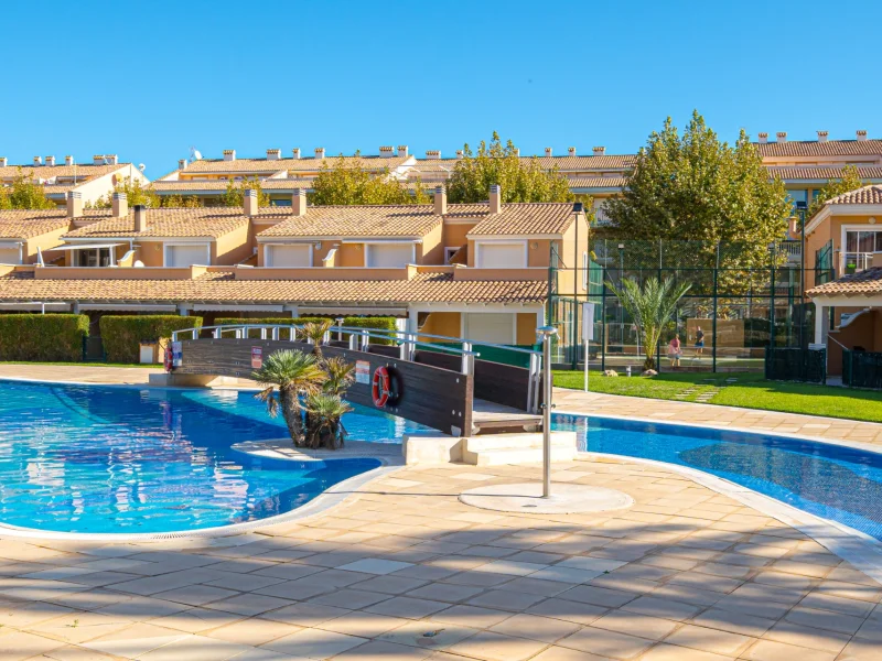 Appartement à Jávea, Arenal avec piscine et salle de sport