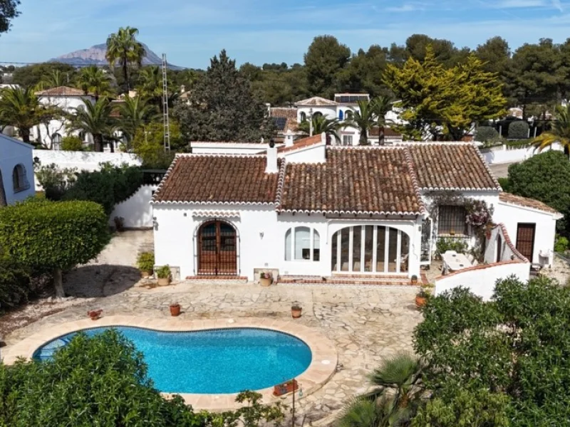 Villa traditionnelle à Costa Nova Pla, Jávea avec piscine privée