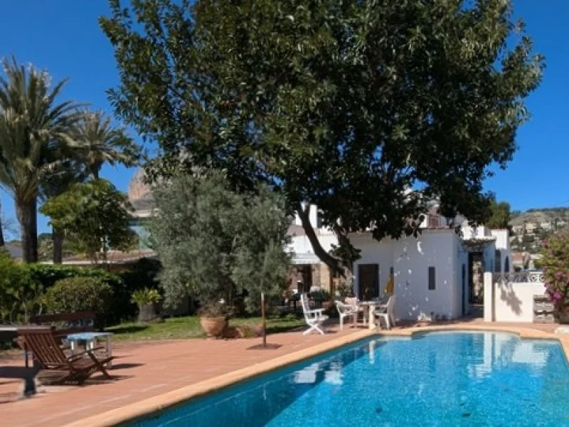 Villa traditionnelle de 5 chambres à Jávea Pueblo avec piscine et vue mer