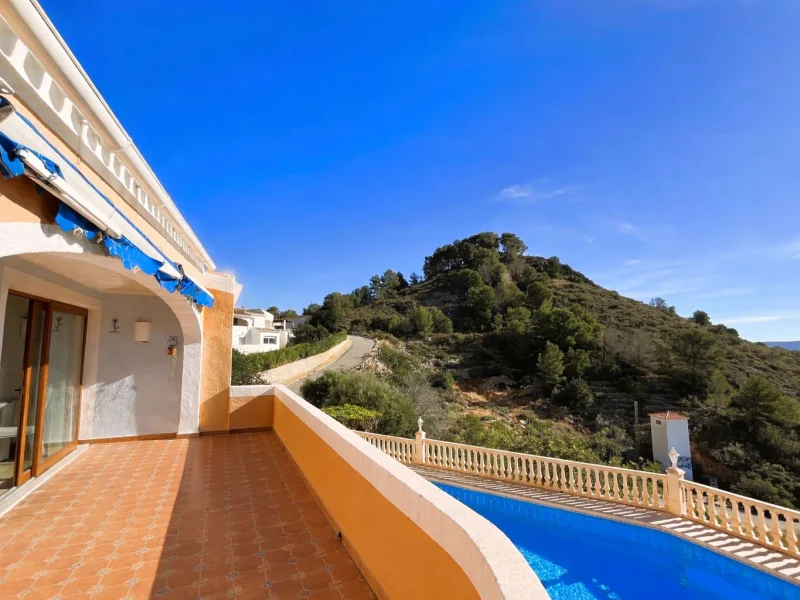 Villa orientée sud avec vues panoramiques à Montgó, Jávea