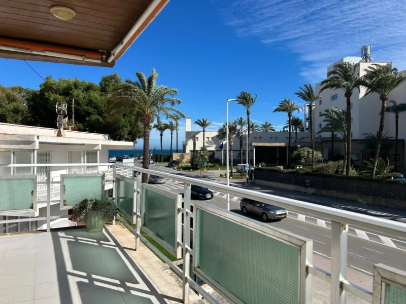 Appartement en première ligne avec vue sur la mer à Jávea