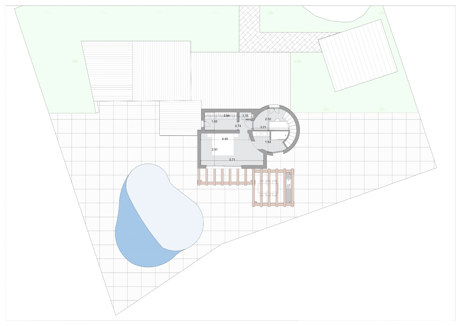 Plan technique détaillant la chambre principale, la salle de bain attenante, l'escalier en colimaçon et l'espace extérieur avec piscine et pergola.