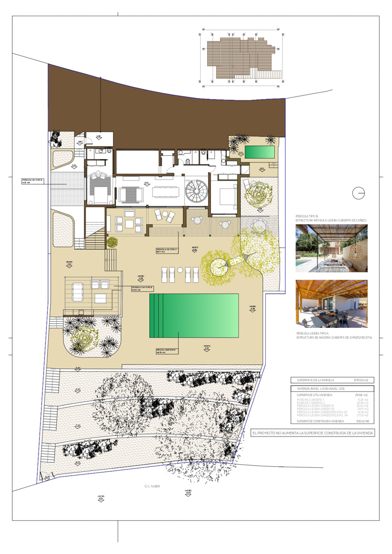Plan de masse détaillé présentant l'agencement de la villa, ses terrasses avec pergolas, la piscine principale et les espaces verts paysagers sur un terrain de 1070 m2.