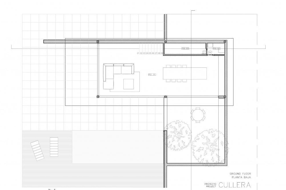 Plan architectural détaillé du rez-de-chaussée illustrant le salon-salle à manger ouvert, la cuisine intégrée, le patio intérieur et la terrasse avec piscine.