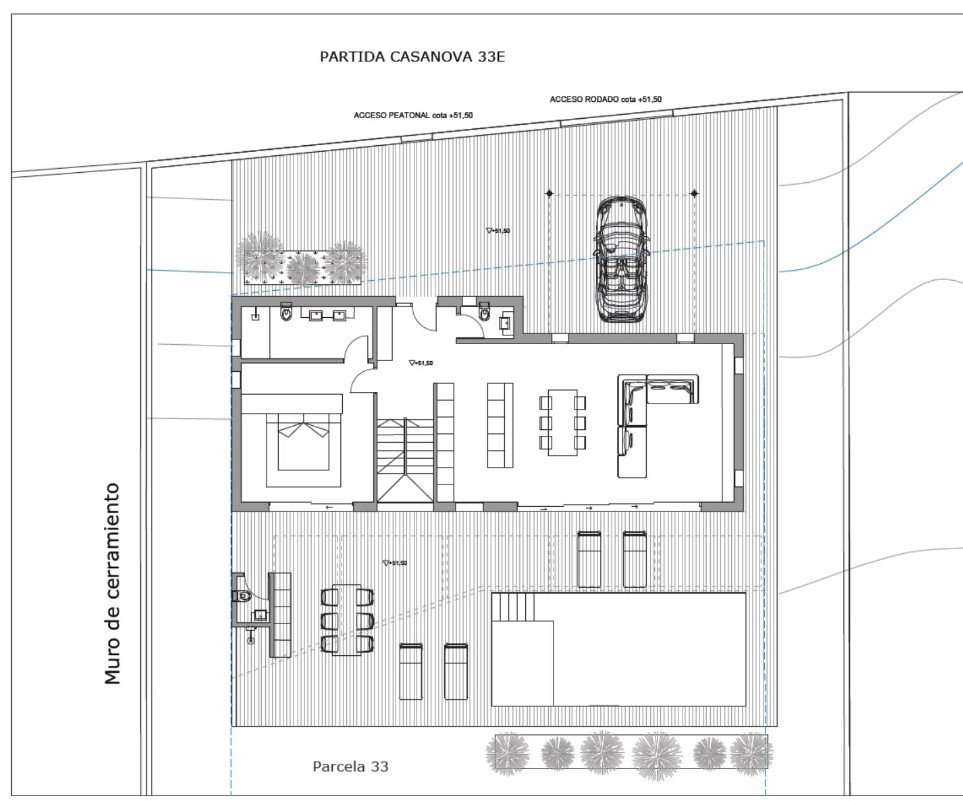 Plan détaillé du rez-de-chaussée illustrant le séjour ouvert, une suite parentale et l'espace extérieur avec piscine, cuisine d'été et stationnement.