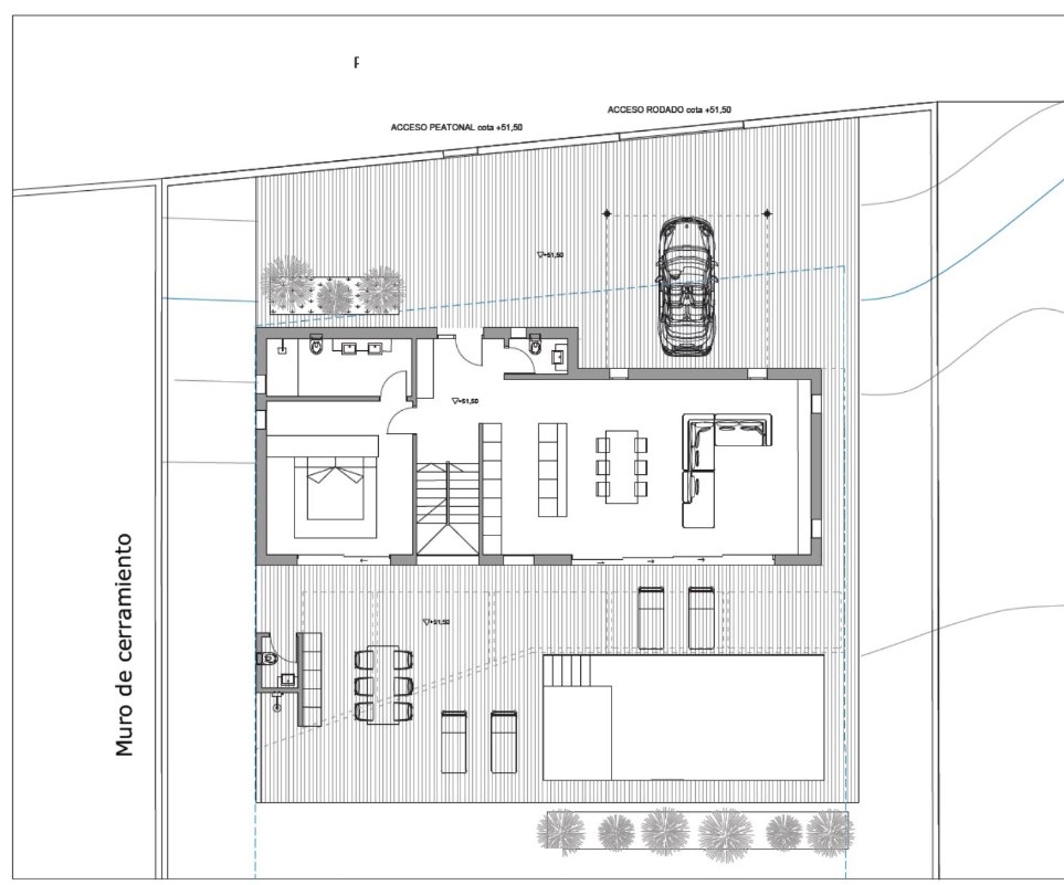 Plan technique du rez-de-chaussée présentant un séjour ouvert, une chambre avec salle de bain attenante et une vaste terrasse avec piscine et parking privé.