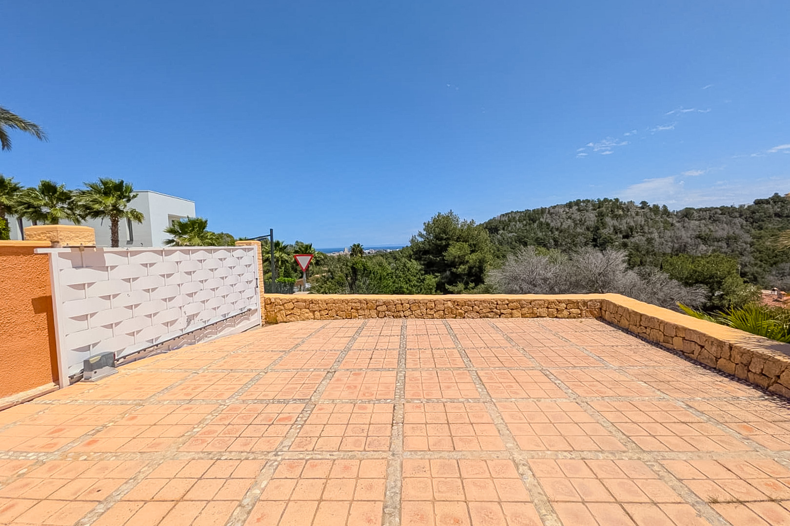Villa de Luxe à Jávea : 3 Chambres, Piscine Privée - 750.000€