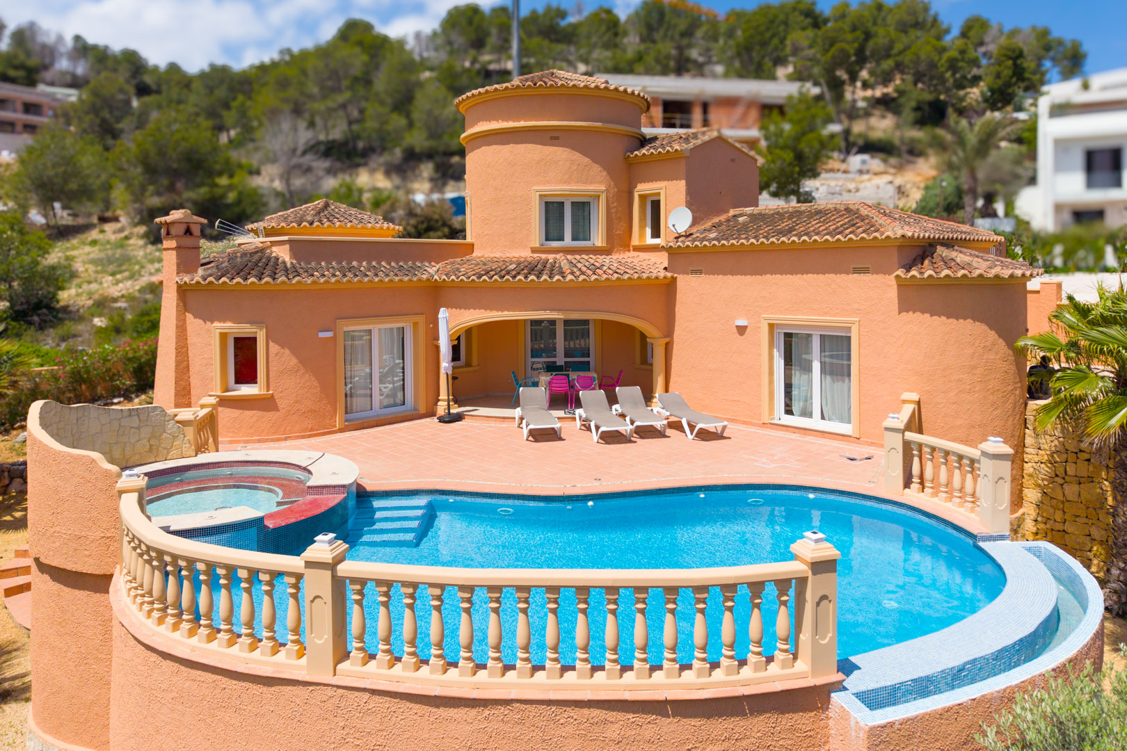 Villa de Luxe à Jávea : 3 Chambres, Piscine Privée - 750.000€