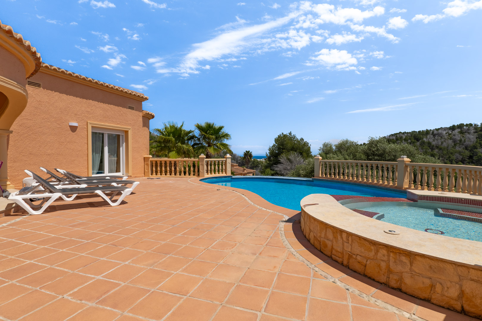 Villa de Luxe à Jávea : 3 Chambres, Piscine Privée - 750.000€