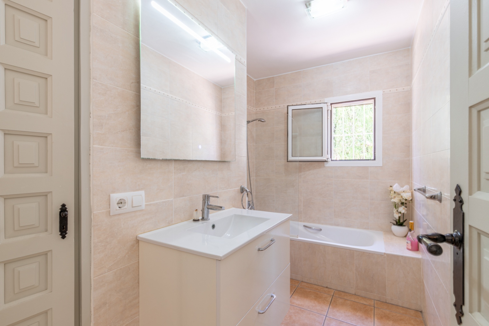 Villa Familiale à Moraira, 4 Chambres, Avec Jardin