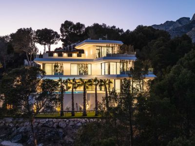 Luxe côtier: villa de 4 chambres à vendre à Altea avec vue mer et piscine privée