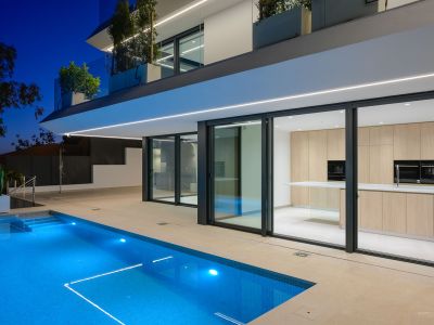 Luxe côtier: villa de 4 chambres à vendre à Altea avec vue mer et piscine privée