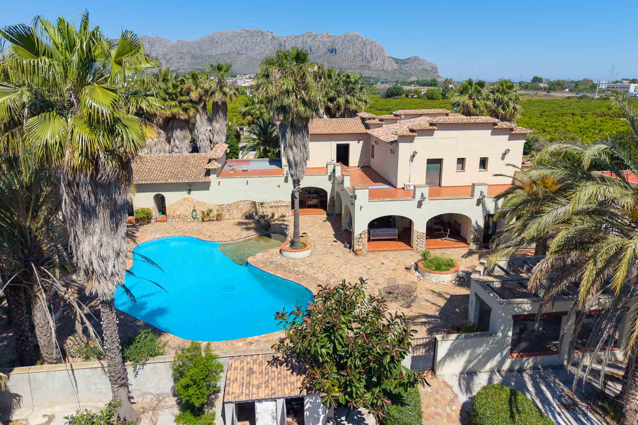 Villa de 5 chambres à vendre à Ondara avec piscine et terrain de 10 000 m2