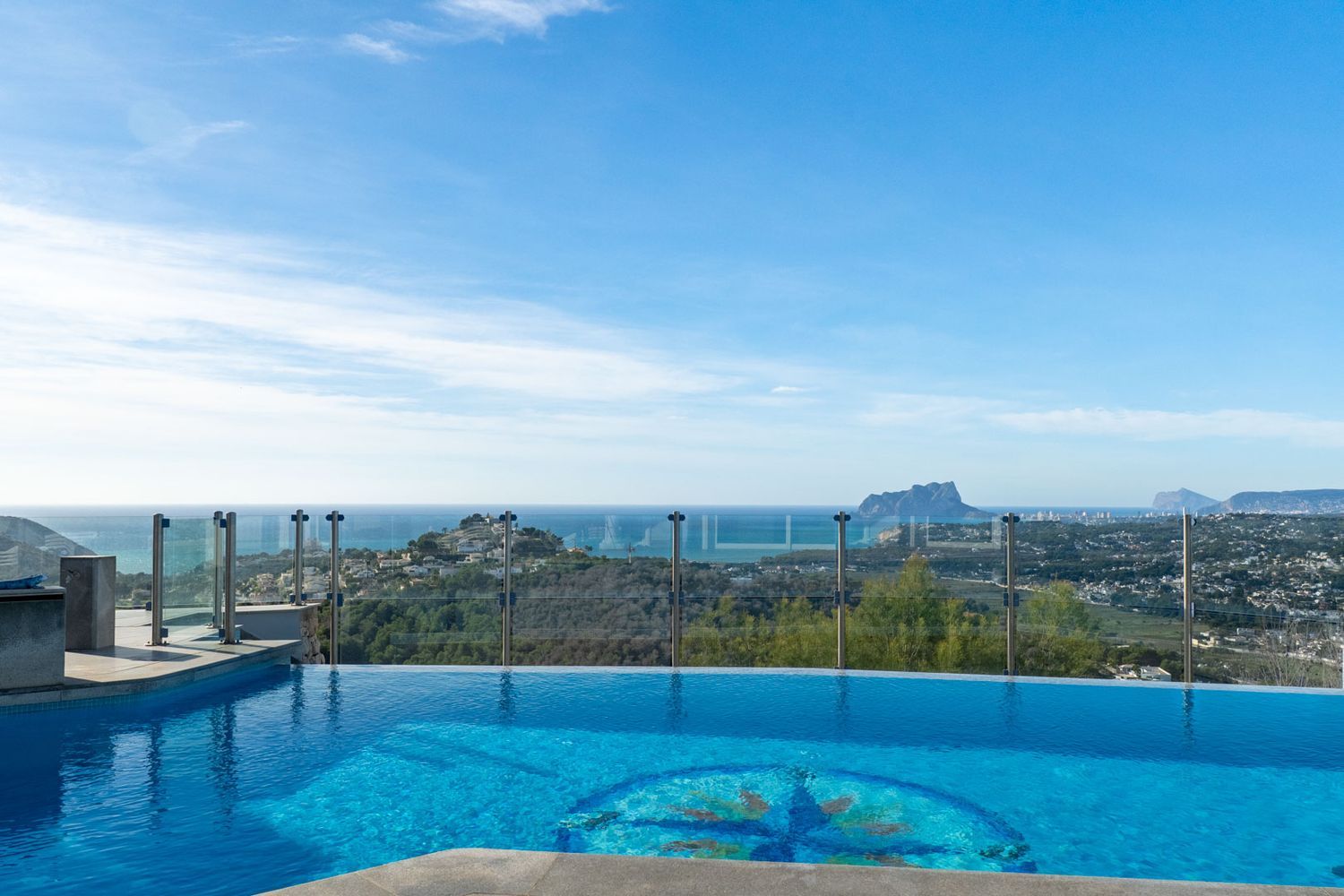 Villa de luxe à vendre à Moraira avec vues panoramiques sur la mer