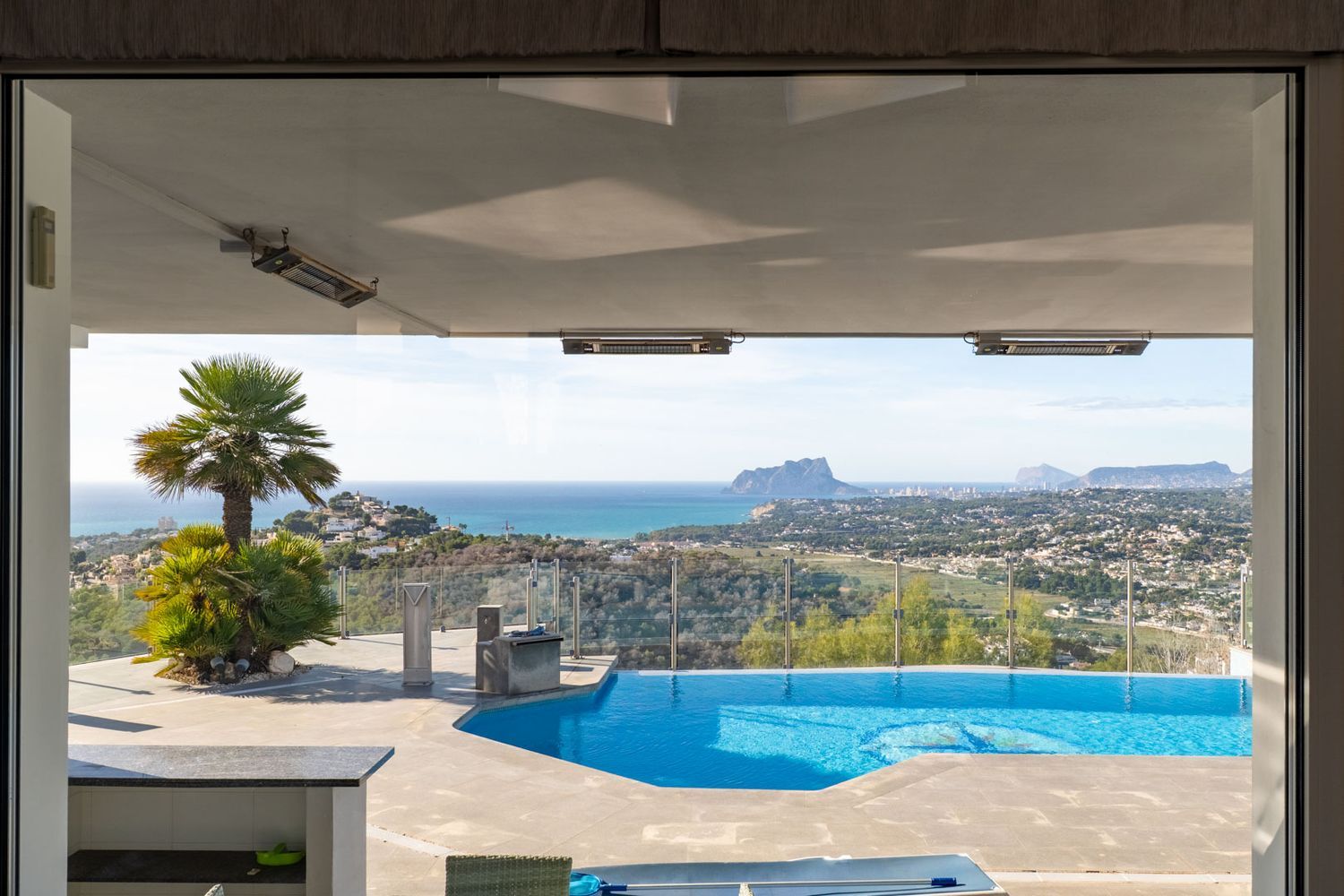 Villa de luxe à vendre à Moraira avec vues panoramiques sur la mer